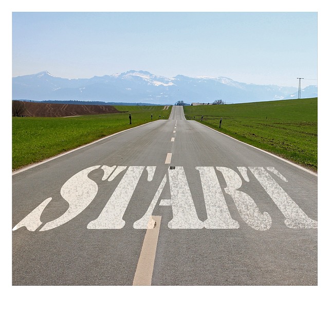 A start sign on a road signifying the beginning of a novel by a self-publishing author